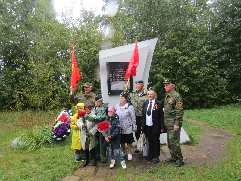 Не смолкает слава этих дней…